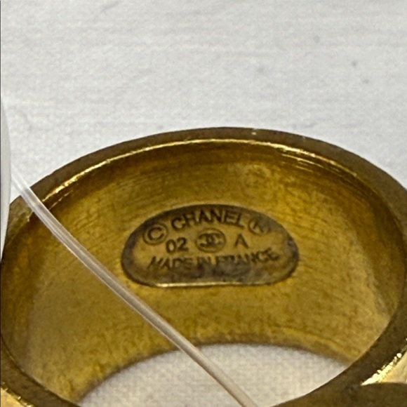 Chanel 02A Goldtone CC Logo Ring, Size 6.5 - Picture 5 of 6